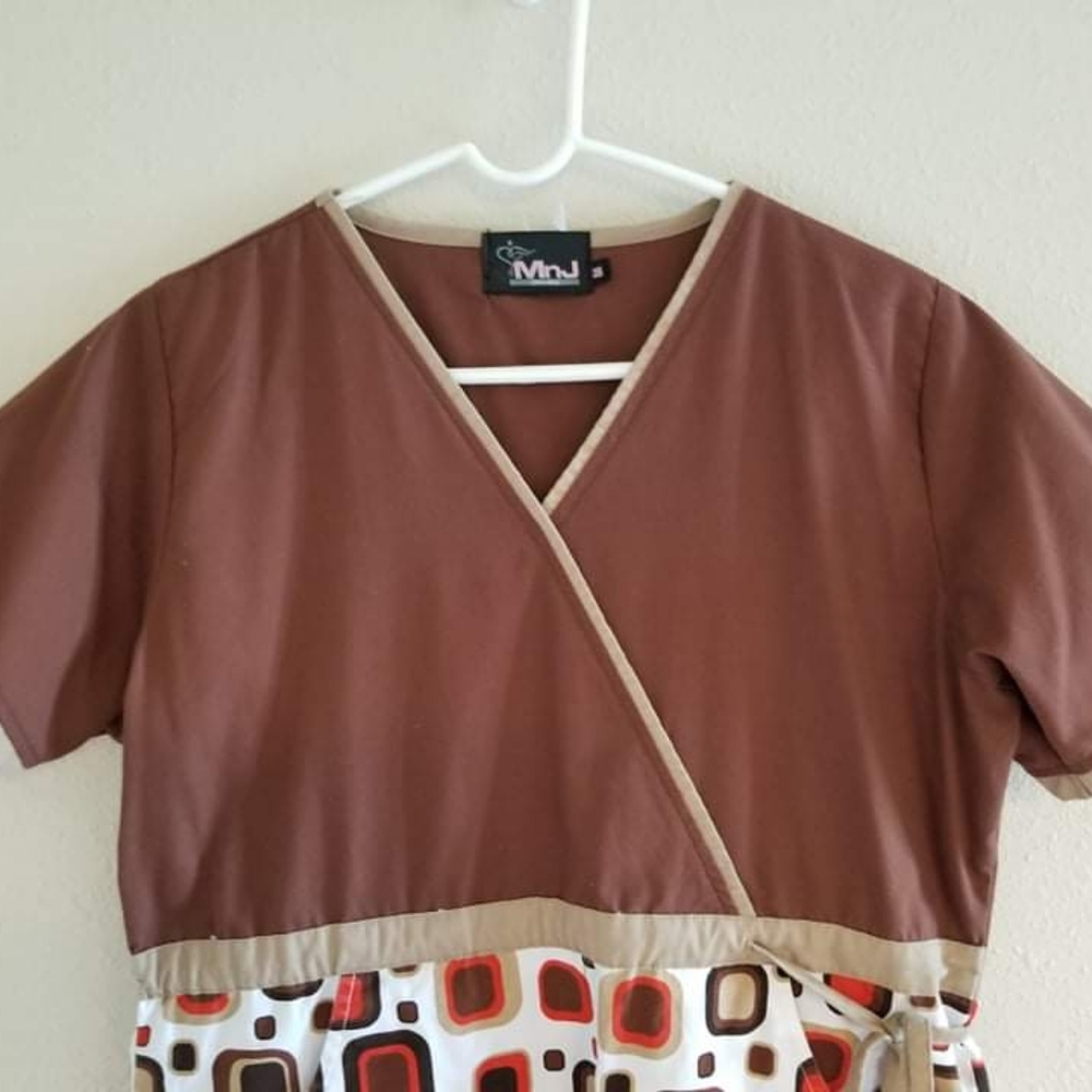 Scrub Top - Picture 3 of 5